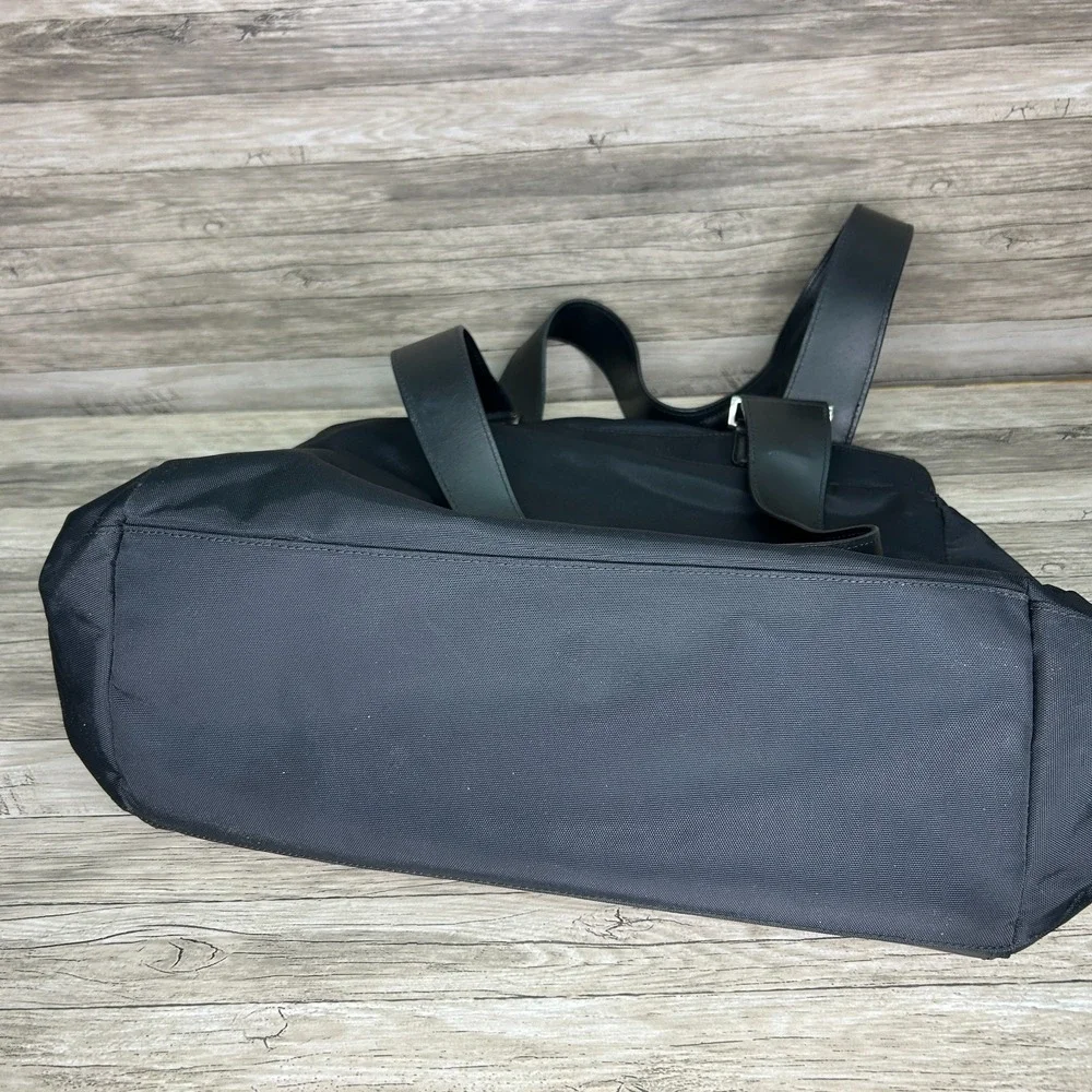 Tumi Shoulder Diaper‎ Bag Black Nylon Pockets Large Zip Double Handles Briefcase